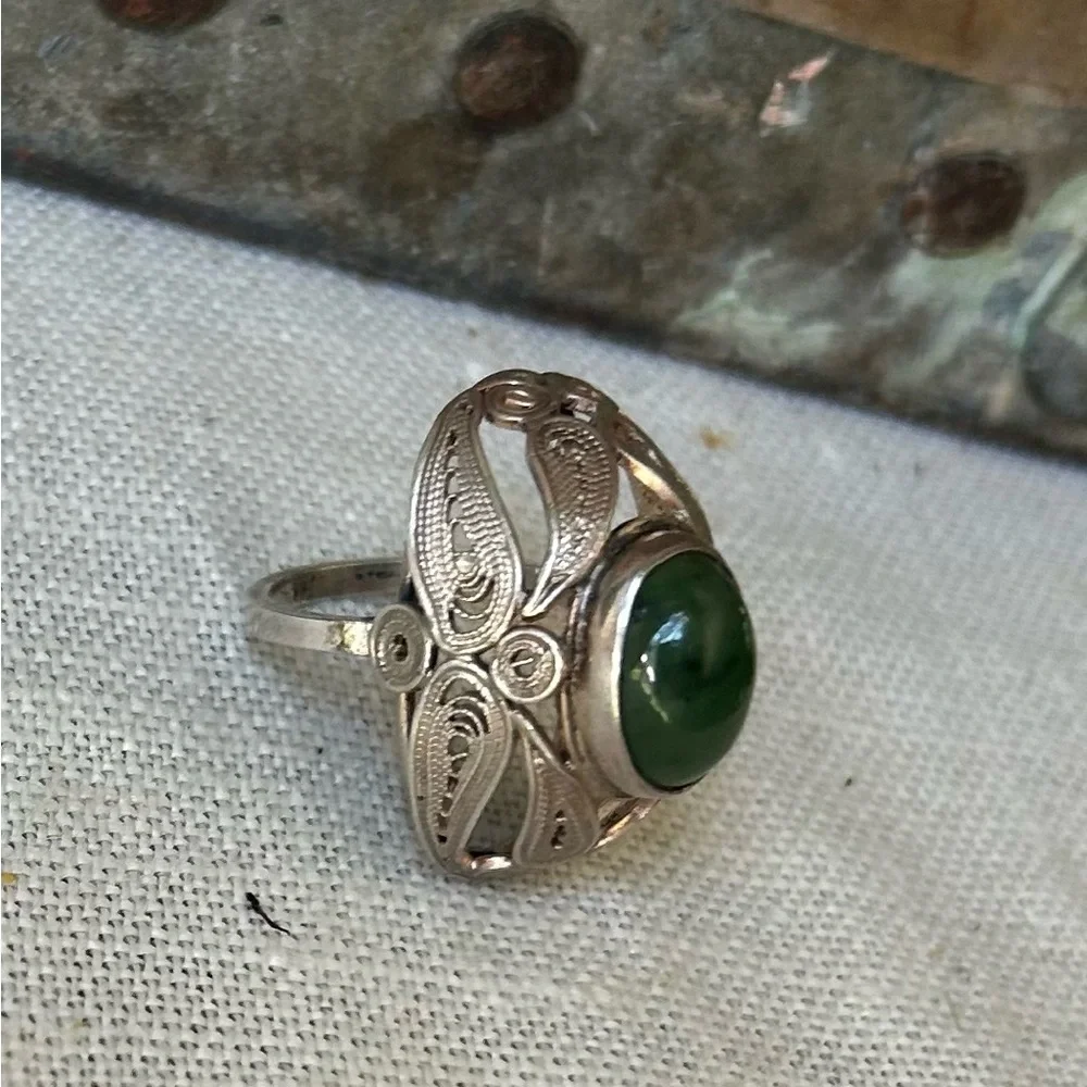 Antique Natural Jade Filigree Ring - Picture 4 of 12